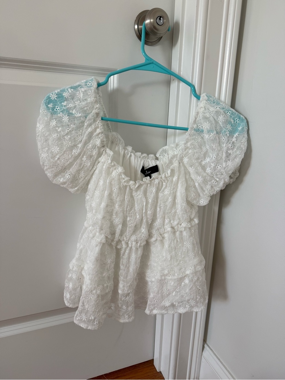 Lulu's White Puff-Sleeve Peasant Blouse